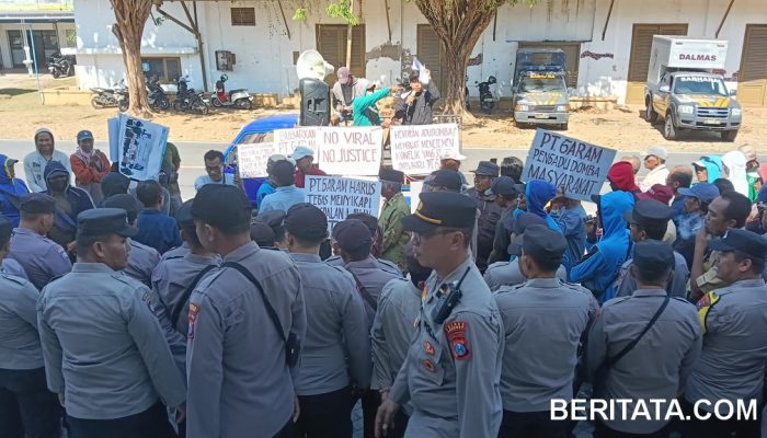 Aksi Demo Masyarakat Tuntut PT. Garam Kalianget Selesaikan Konflik Lahan Blok 106 dan 107