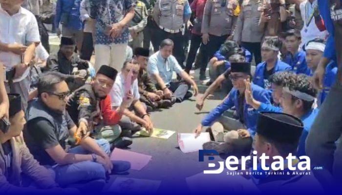 Tuntut DPRD Sahkan Perda Tata Niaga Tembakau Mahasiswa Gelar Aksi