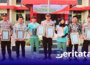 Kapolres Probolinggo Apresiasi Anggota dan Masyarakat Berprestasi dalam Apel Jam Pimpinan 9 IMG 20251103 WA0043