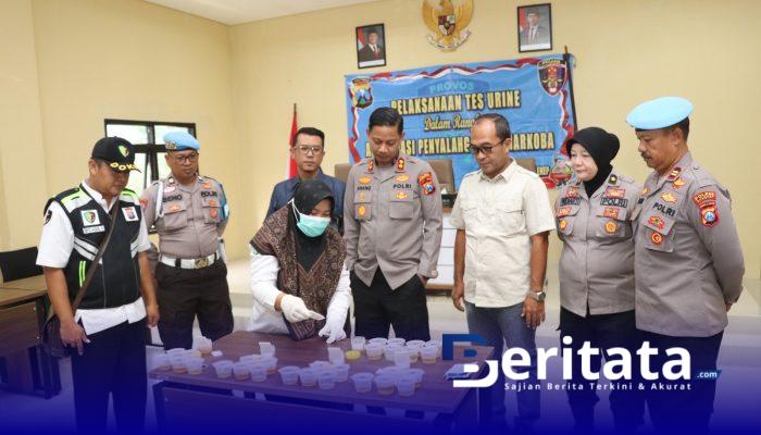 Sat Reskrim Polres Sumenep Ikuti Tes Urine untuk Perkuat Integritas