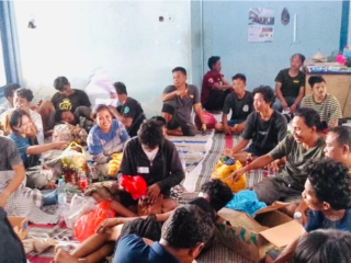 Terpisah di Tengah Kobaran Api, Ibu Korban KM Mutiara Sentosa 2 Histeris Cari Anaknya di Masalembu