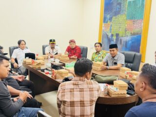 Siapkan Hadiah Rp100 Juta! DPRD Sumenep Tantang Warga Jalan Sehat Sambil Sampaikan Aspirasi